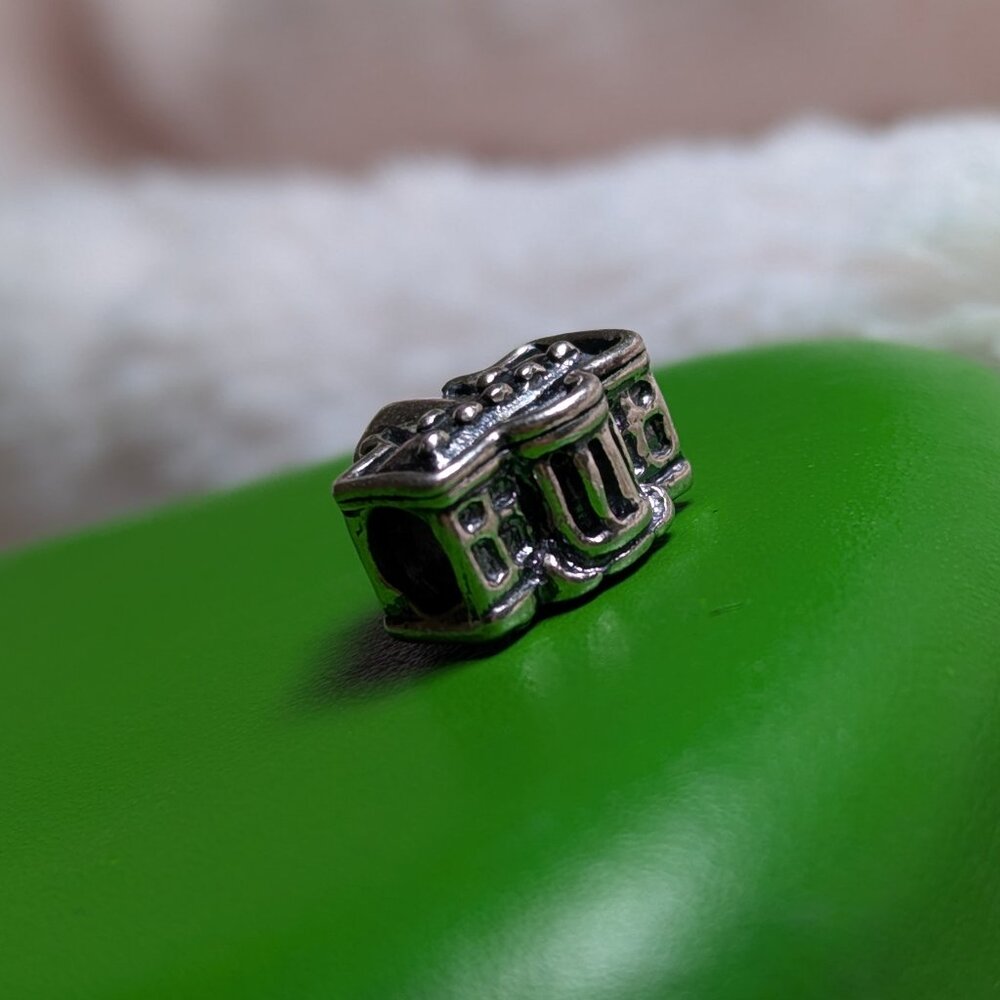 Authentic Trollbeads The White House Bead, Silver .925 TAGBE-30029. RETAIL $75
